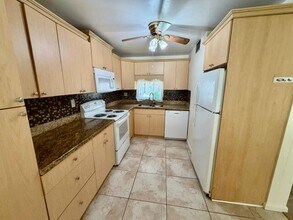 Building Photo - 8940 S Hollybrook Blvd