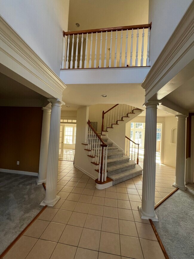 Building Photo - 43155 Scenic Creek Way