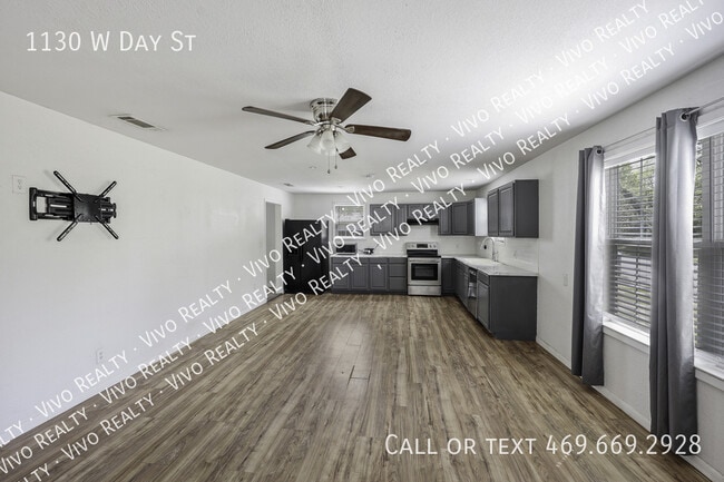 Foto del edificio - 1130 W Day St