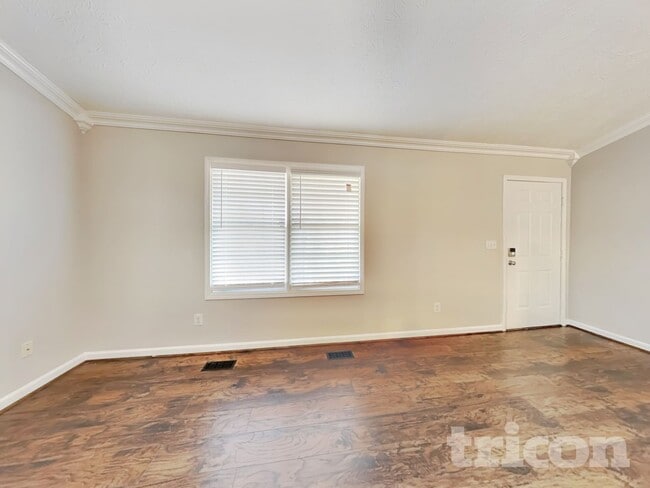 Building Photo - 206 Blake Dr