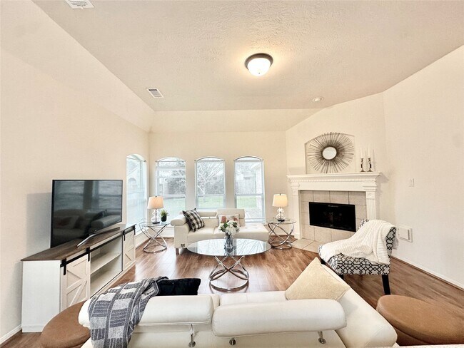 Foto del edificio - 4903 Falls Cir