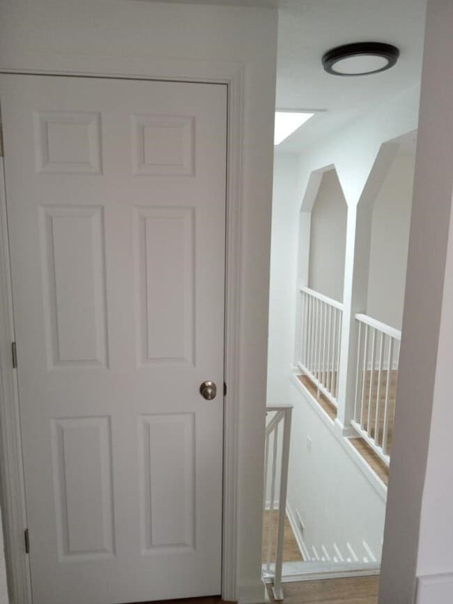 Building Photo - Amazing Private home with views 4-bedroom 2 bath, 2 car garage