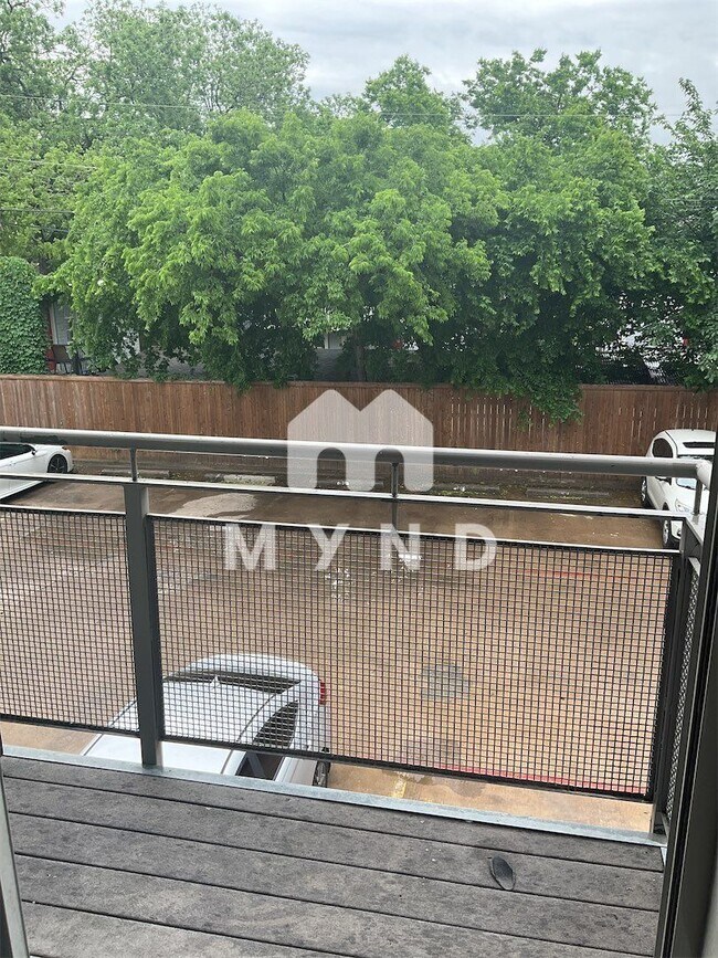 Foto del edificio - 4502 Gaston Ave Unit 214