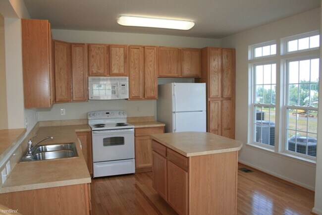Foto del edificio - 4 br, 3.5 bath House - 347 Rolkin Road