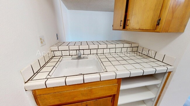 Foto del edificio - 617 W Santa Fe Ave