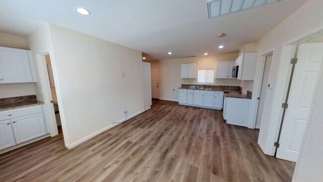 Foto del edificio - Cozy 2 bedroom 1 bathroom Unit in Riverside!