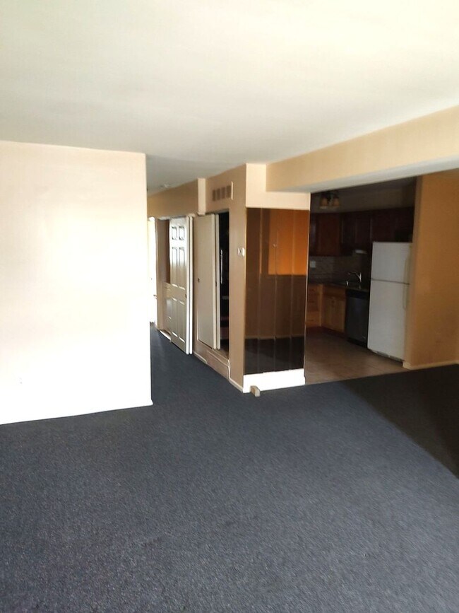 Foto del edificio - 9443 Ashton Rd