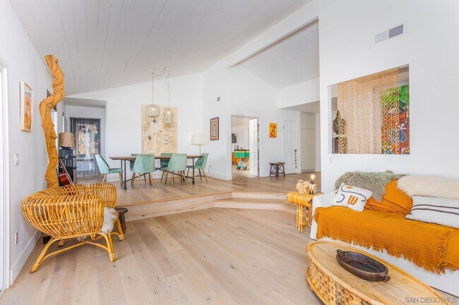 Foto del edificio - 2438 Sacada Cir