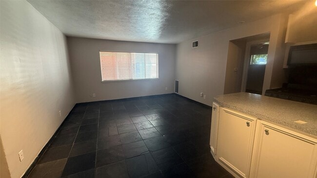 Foto del edificio - 420 W Alabama St