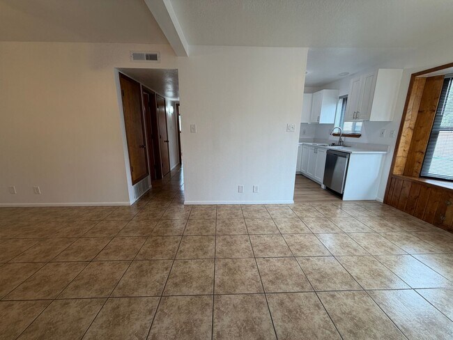 Foto del edificio - 1307 Rufina Ln