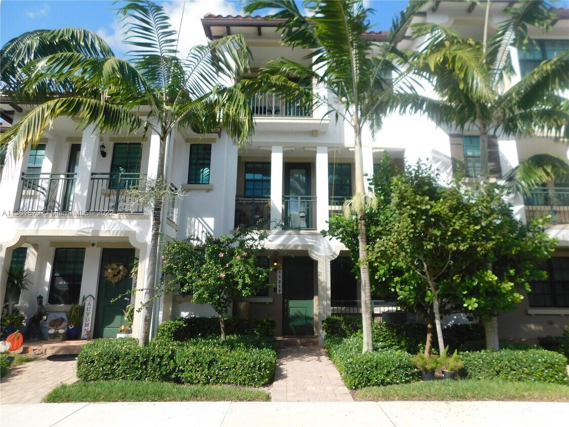 11317 SW 15th St, Pembroke Pines, FL 33025 Townhome Rentals in