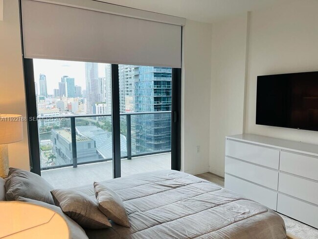 Foto del edificio - 45 SW 9th St