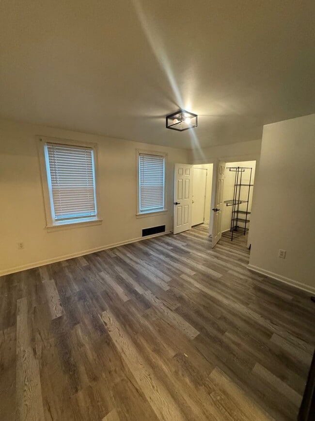 Building Photo - 1573 S 3rd St