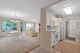 Building Photo - 200 High Point Dr