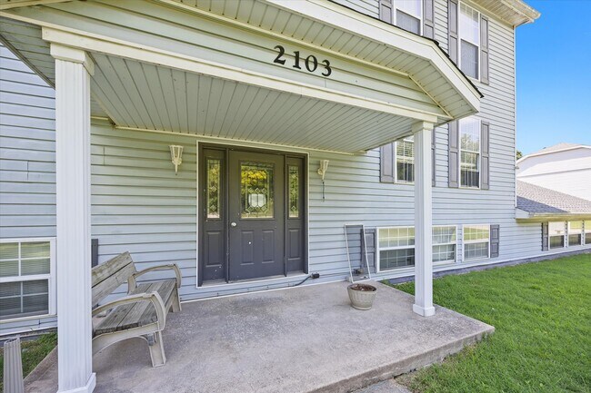 Foto del edificio - 2103 N Keebler Ave