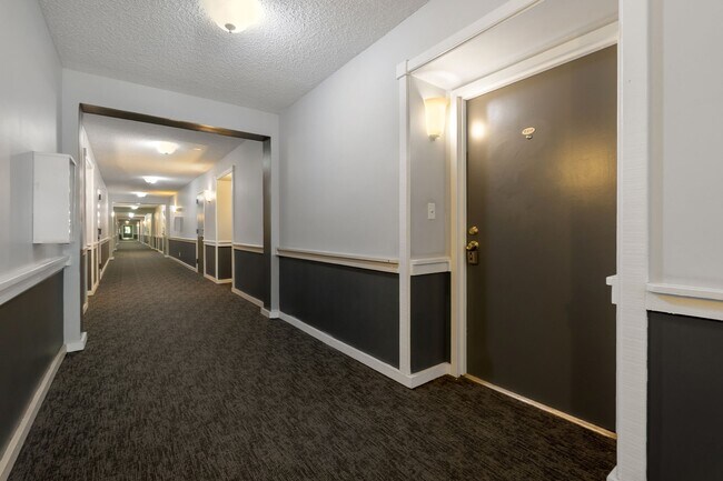 Foto del edificio - 3111 Oakland Shores Dr