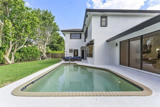 Photo - 150 Lucina Dr House