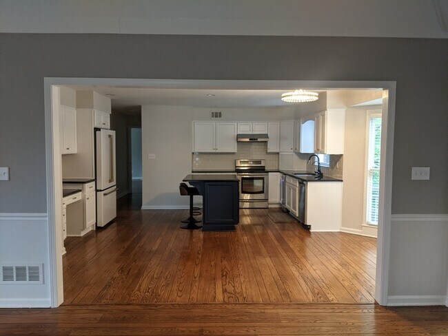 Building Photo - 3bed 3.5bath in Falls Creek
