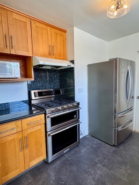 Building Photo - 1004 Esther Dr