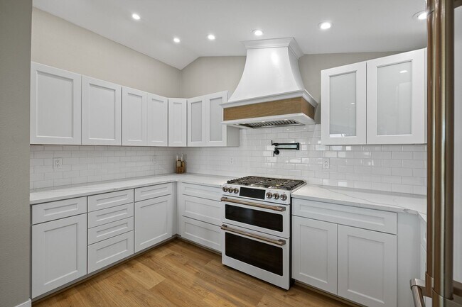 Foto del edificio - 4 BED | 2 BATH | BARNDOMINIUM | HOT SPRING...