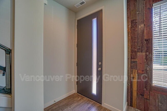 Building Photo - 187 N 44th Pl