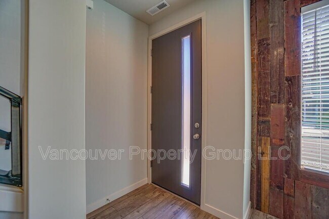 Foto del edificio - 187 N 44th Pl
