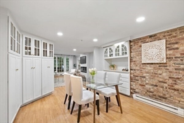 Foto del edificio - 8 Mount Vernon Pl