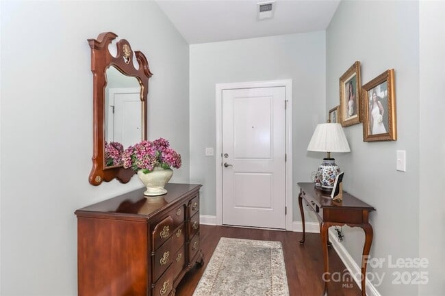 Foto del edificio - 115 Brawley Point Cir