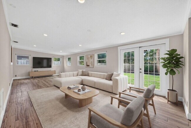 Foto del edificio - 624 NW 28th Ct