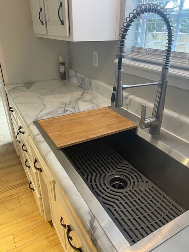 Photo - BEAUTIFUL HOME IN GREAT LOCATION! EASY ACCESS TO I-49!