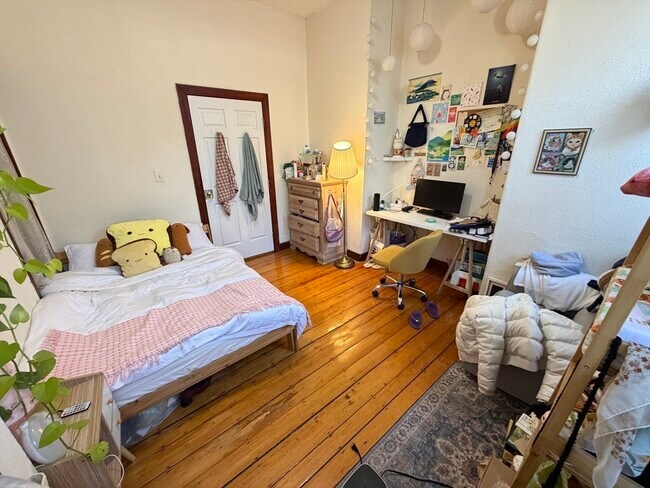 Foto del edificio - 1584 Tremont St