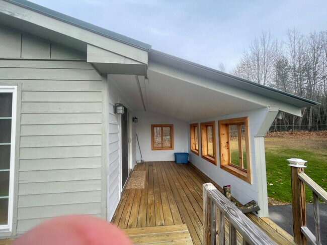 Foto del edificio - 277 Bangor Rd