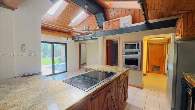 Foto del edificio - 18350 SW 214th St