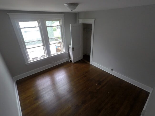 Building Photo - 60 Oakwood Avenue