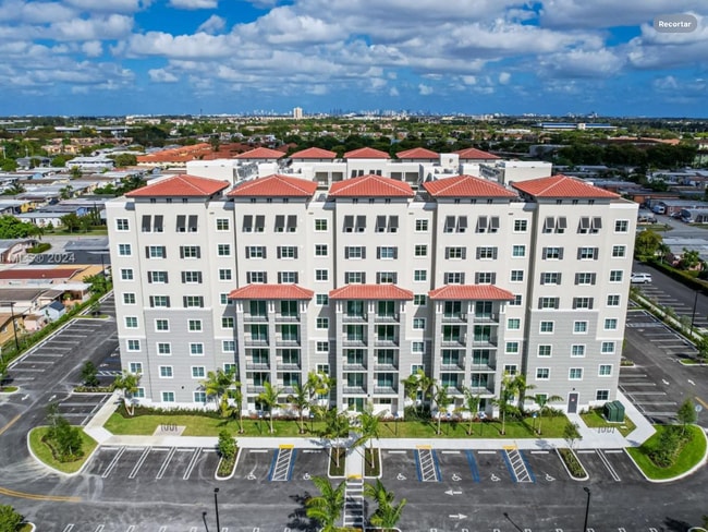Foto del edificio - 400 NW 112th Ave