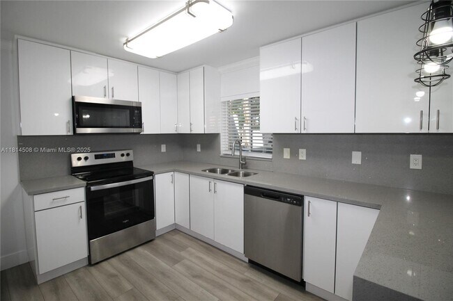 Foto del edificio - 15239 SW 134th Ct