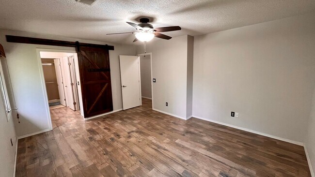 Foto del edificio - 4827 N Homestead St