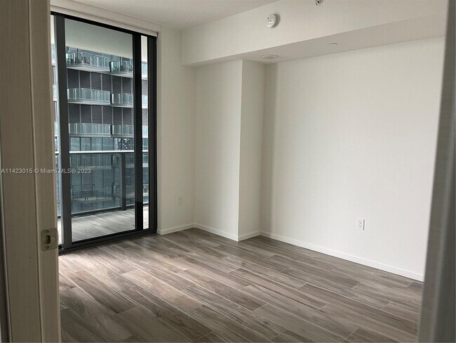 Building Photo - 801 S Miami Ave