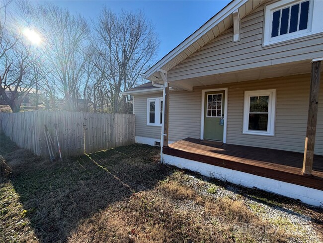 Building Photo - 31 Carolina Ave