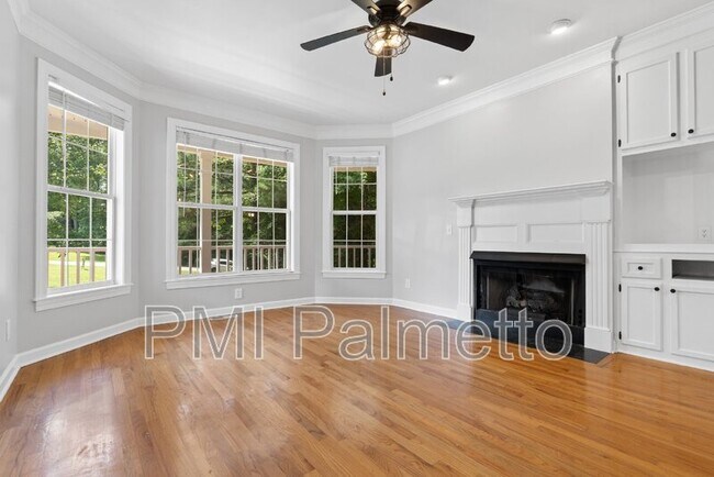 Building Photo - 104 River Creek Dr