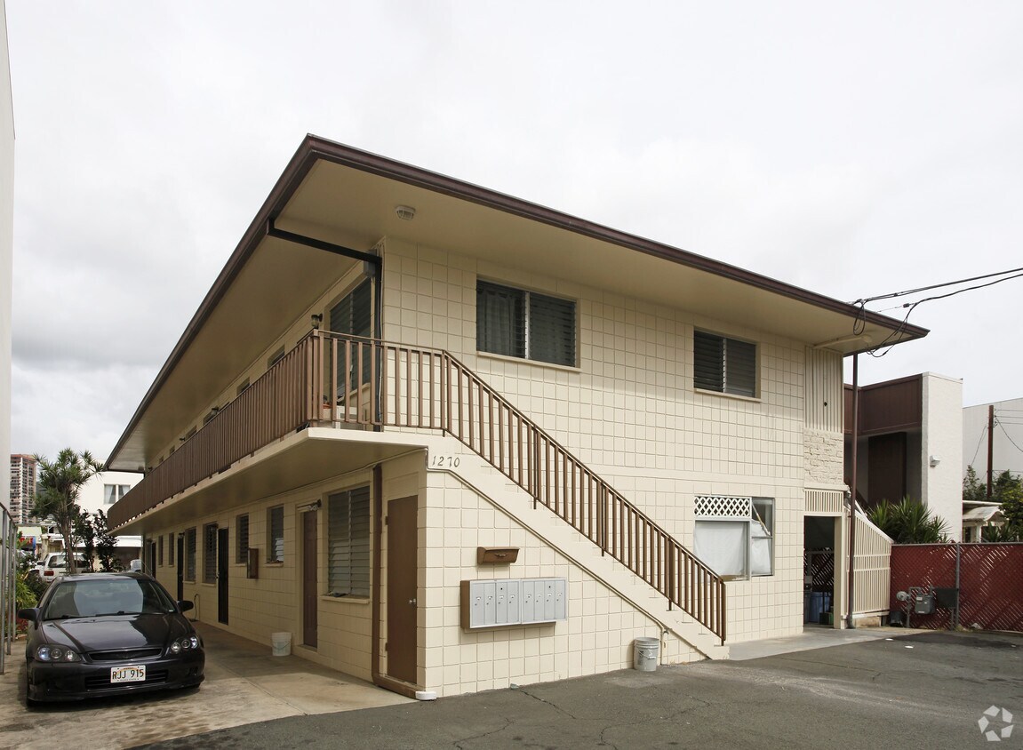 Foto principal - 1270 Young St