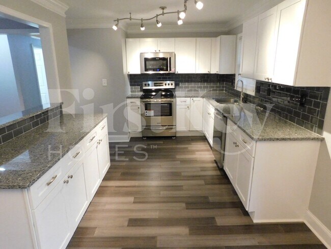 Foto del edificio - 2742 Sherlock Dr