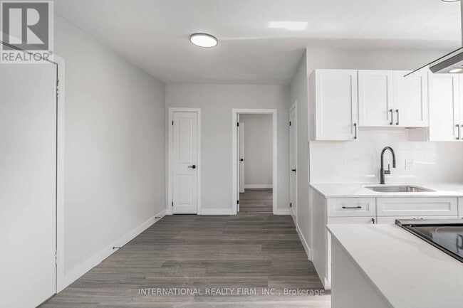 Building Photo - 215 Hamilton Rd