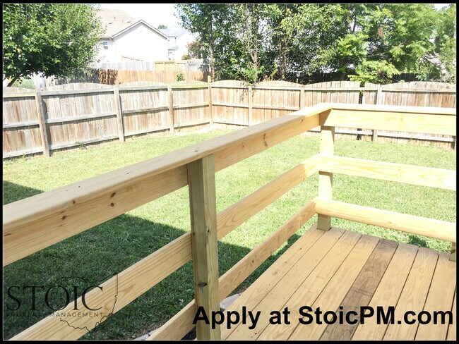 Foto del edificio - 2810 Raphael Dr