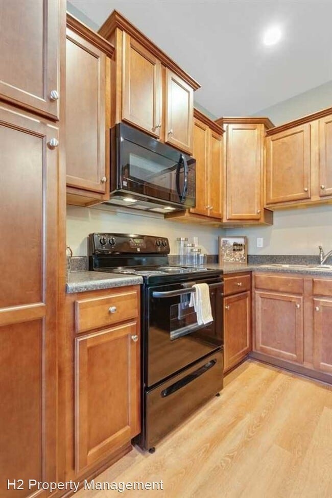 Building Photo - 3 br, 3 bath House - 2212 Cedarbrook Court