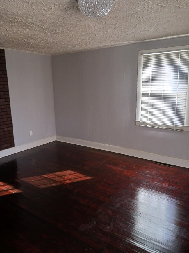 Foto del edificio - 216 Charlotte Ave