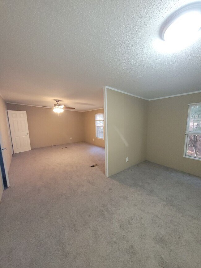 Foto del edificio - For Rent - Double Branch Road in Danielsvi...