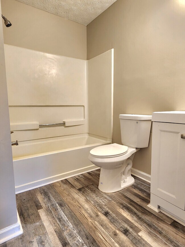 Building Photo - 6613 Ivy Log Dr