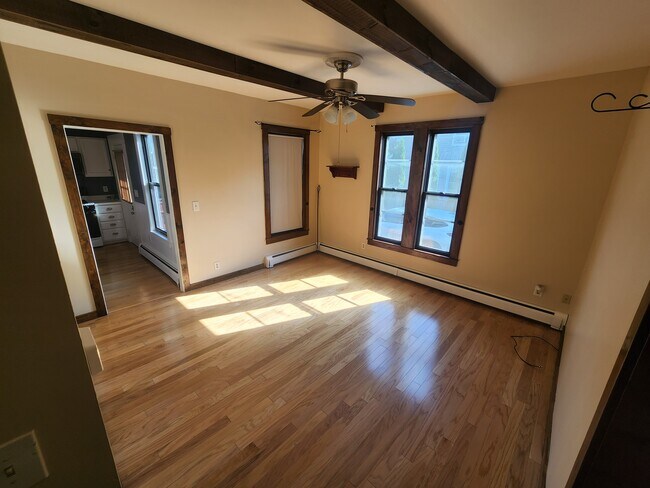 Living Room - 73 Fountain St