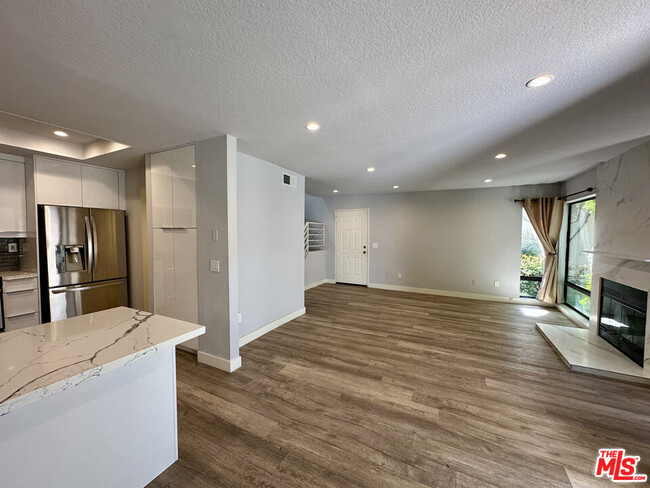 Building Photo - 4271 Las Virgenes Rd